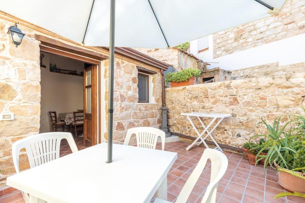 Apartmán Domm'E Antoni Baunei Exteriér fotografie